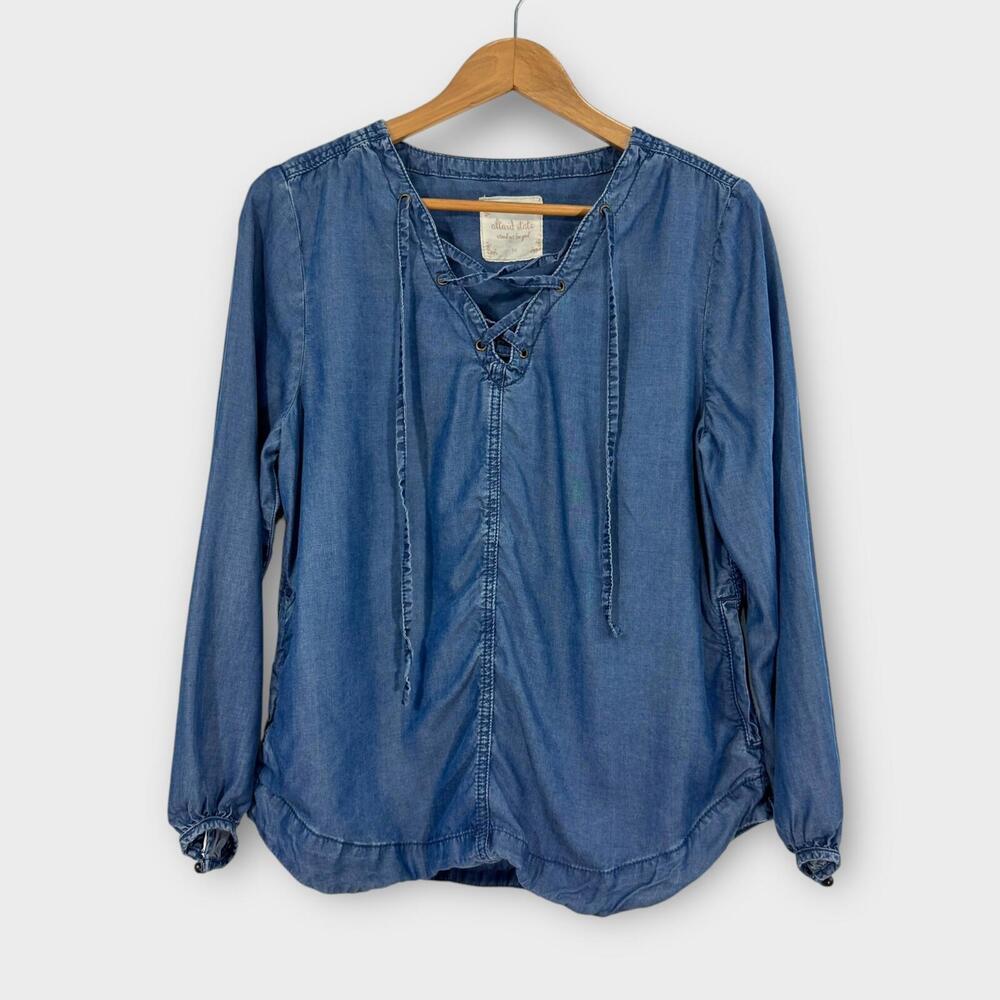 Altar’d State Women’s Size Medium Blue Chambray Denim Lace Up Pullover Shirt